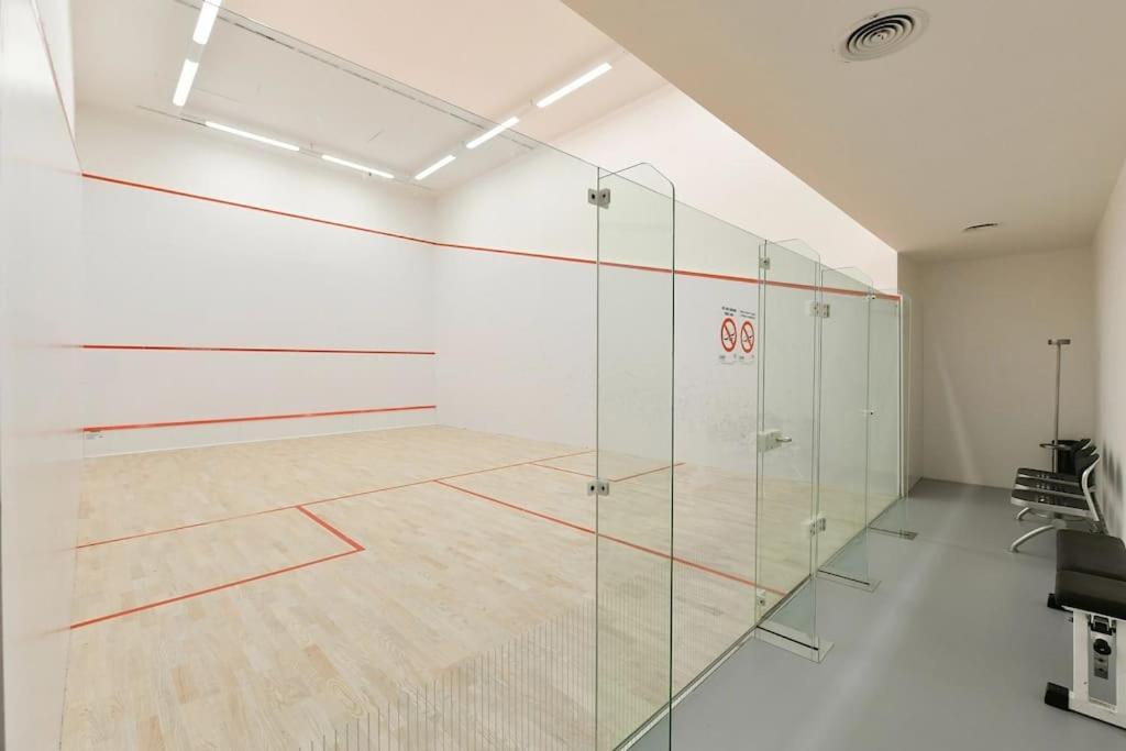 Exceptional Calm 3br, 2.5ba With Patio, Pool & Gym Prague