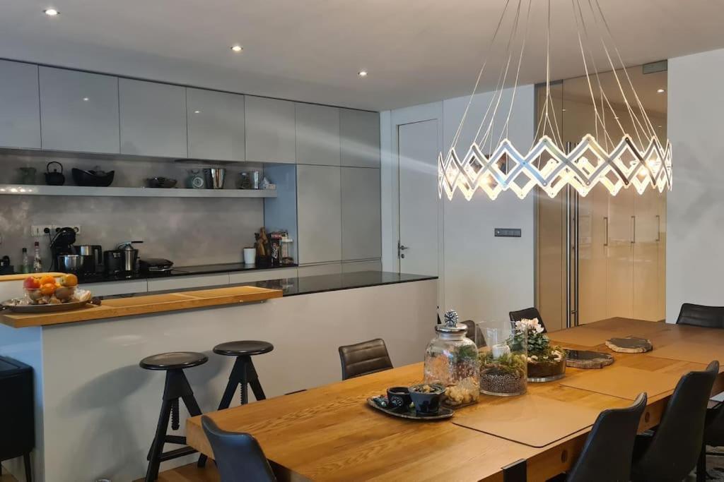 Exceptional Calm 3br, 2.5ba With Patio, Pool & Gym Apartment *