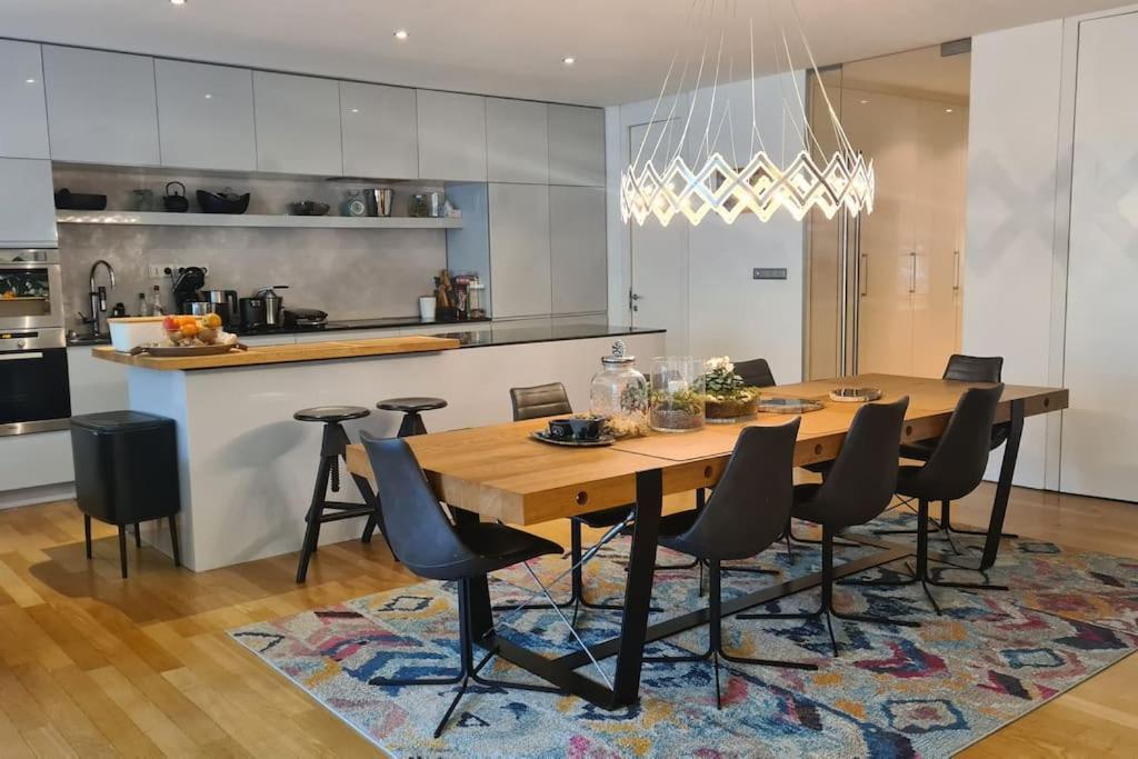 Apartment Exceptional Calm 3br, 2.5ba With Patio, Pool & Gym