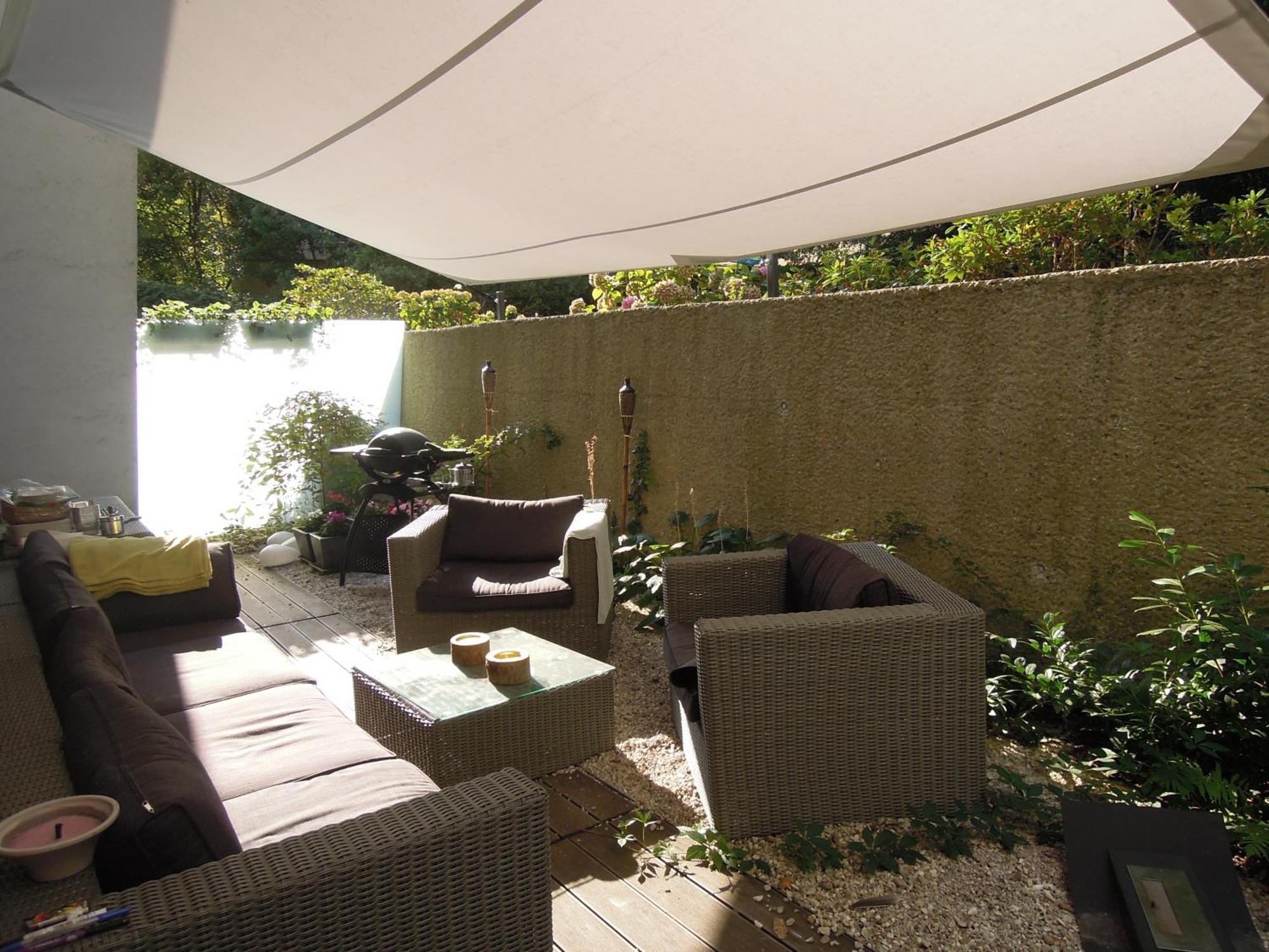 Exceptional Calm 3br, 2.5ba With Patio, Pool & Gym Apartment Prague